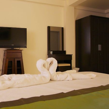 Charn Residence Bangsaen Екстериор снимка
