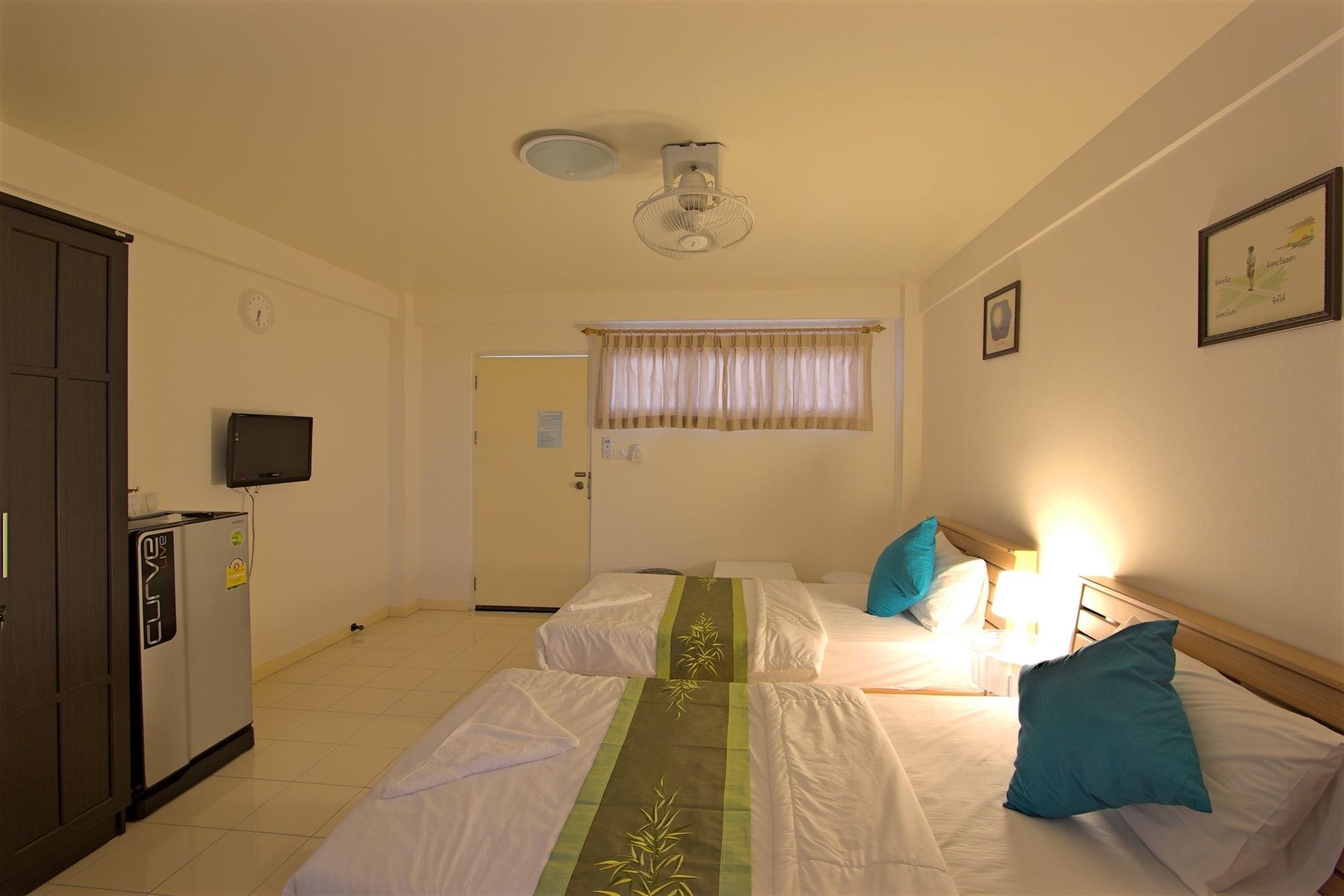 Charn Residence Bangsaen Екстериор снимка