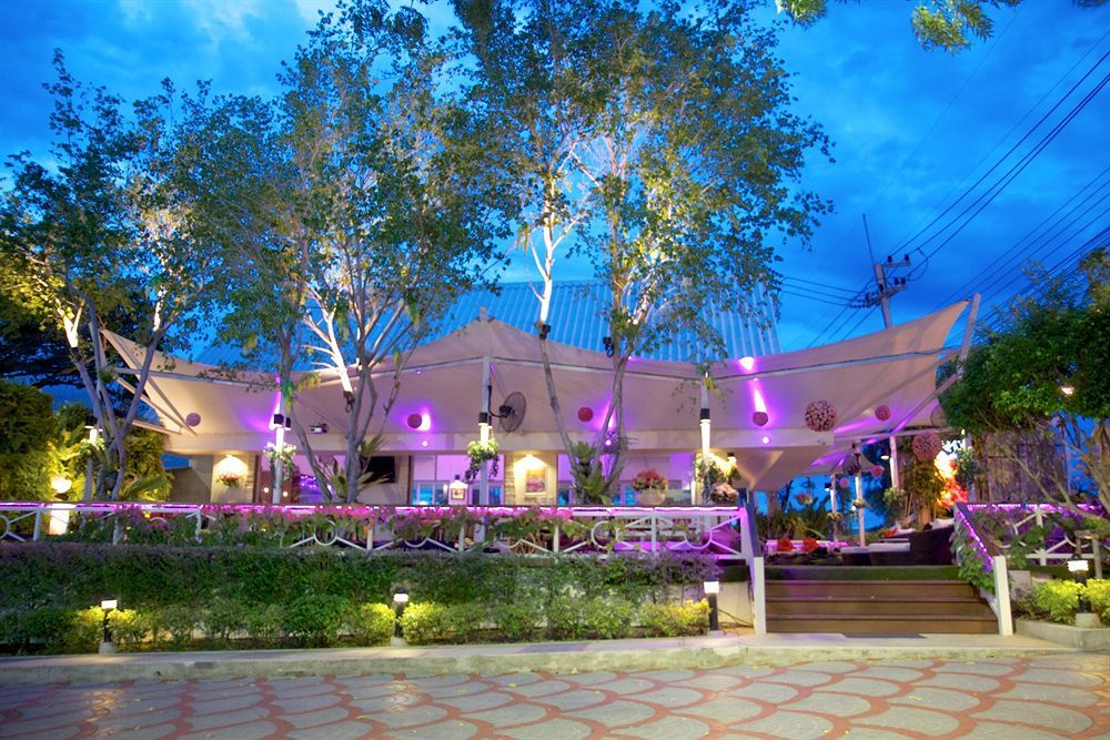 Charn Residence Bangsaen Екстериор снимка