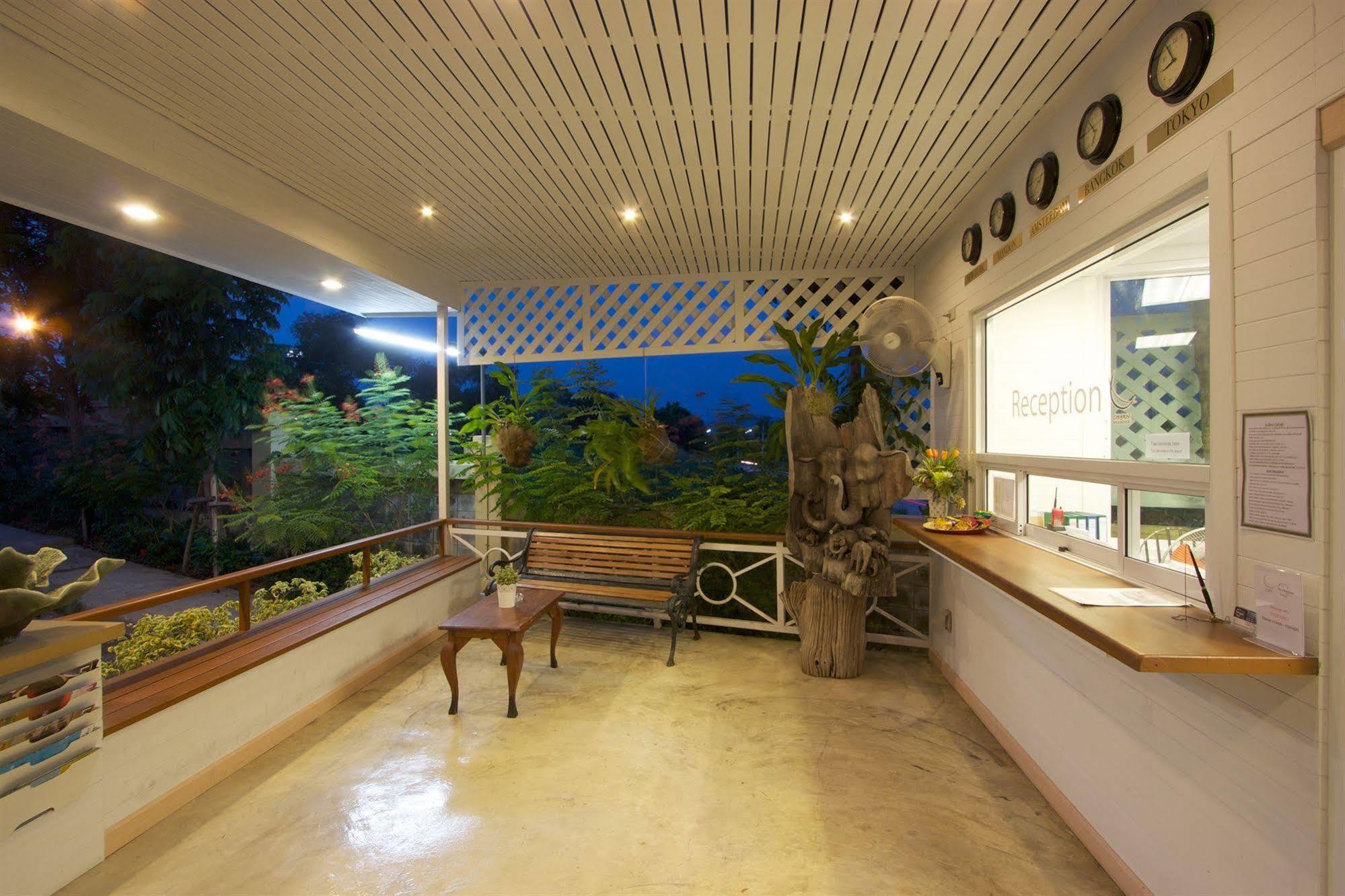 Charn Residence Bangsaen Екстериор снимка