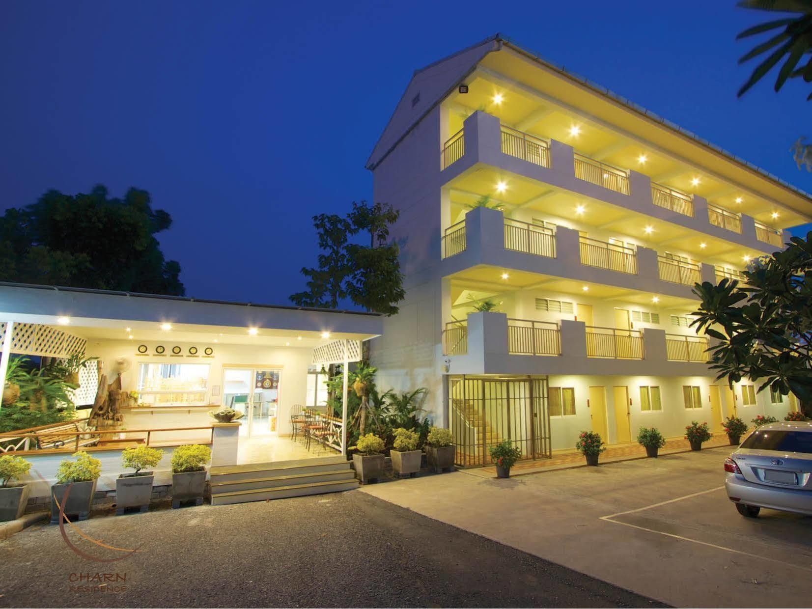 Charn Residence Bangsaen Екстериор снимка